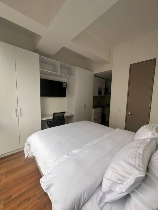 Modern With Dedicated Workspace * Bogota